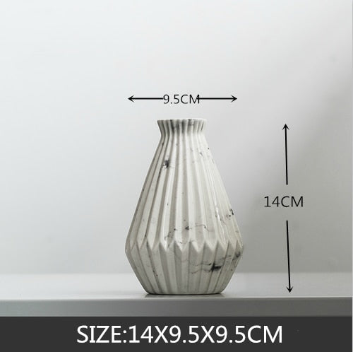 ARCHAIC VASE